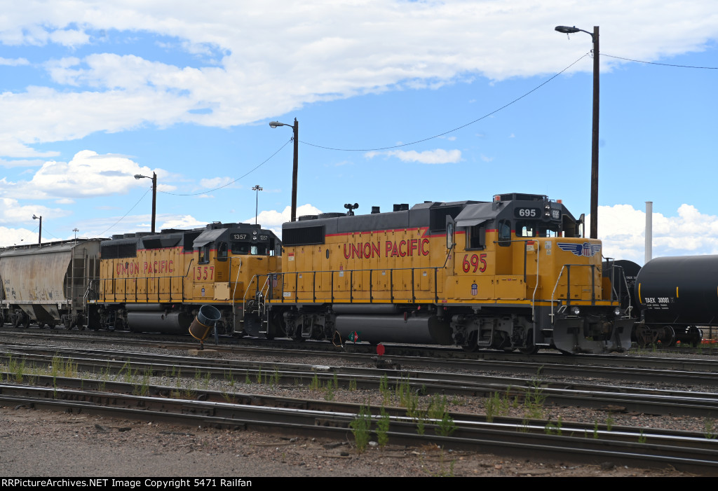 MoPac and Grande - UP 695/1357
